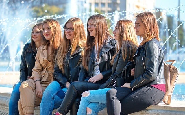 Top Tips for Renting a Minibus for Your Family Road Trip