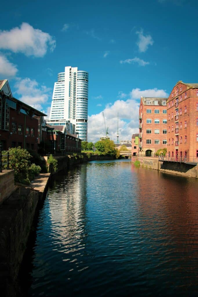 Discover the Uniqueness of Leeds: 10 Exclusive Experiences Await